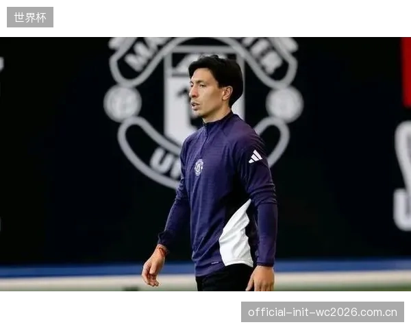 利桑德罗·马丁内斯遭遇重伤,预计需要休养至2026年1月才能复出。 利桑德罗·马丁内斯遭遇重伤,预计需要休养至2026年1月才能复出。
